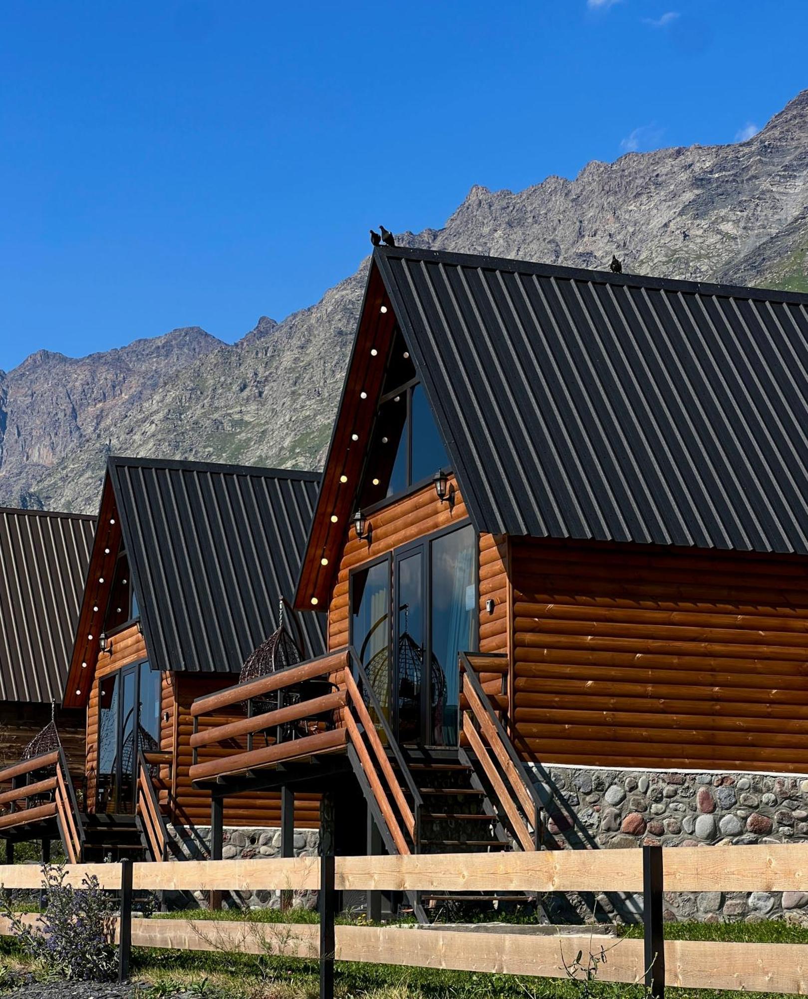 Kazbegi Inn Cottages Luaran gambar