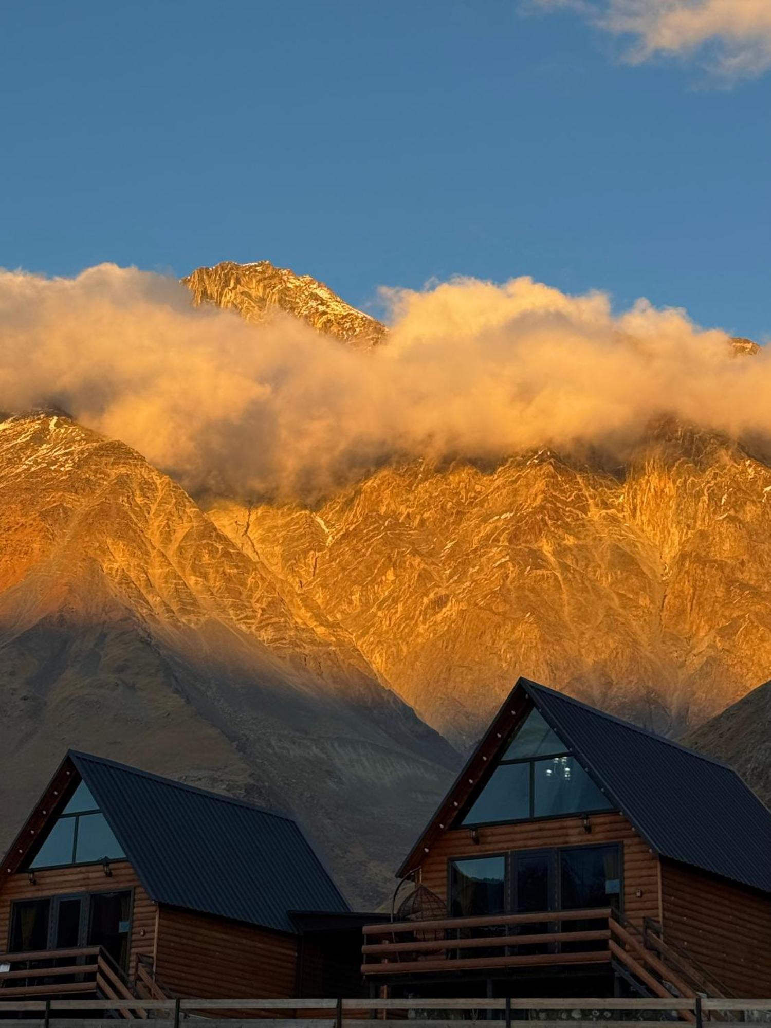 Kazbegi Inn Cottages Luaran gambar