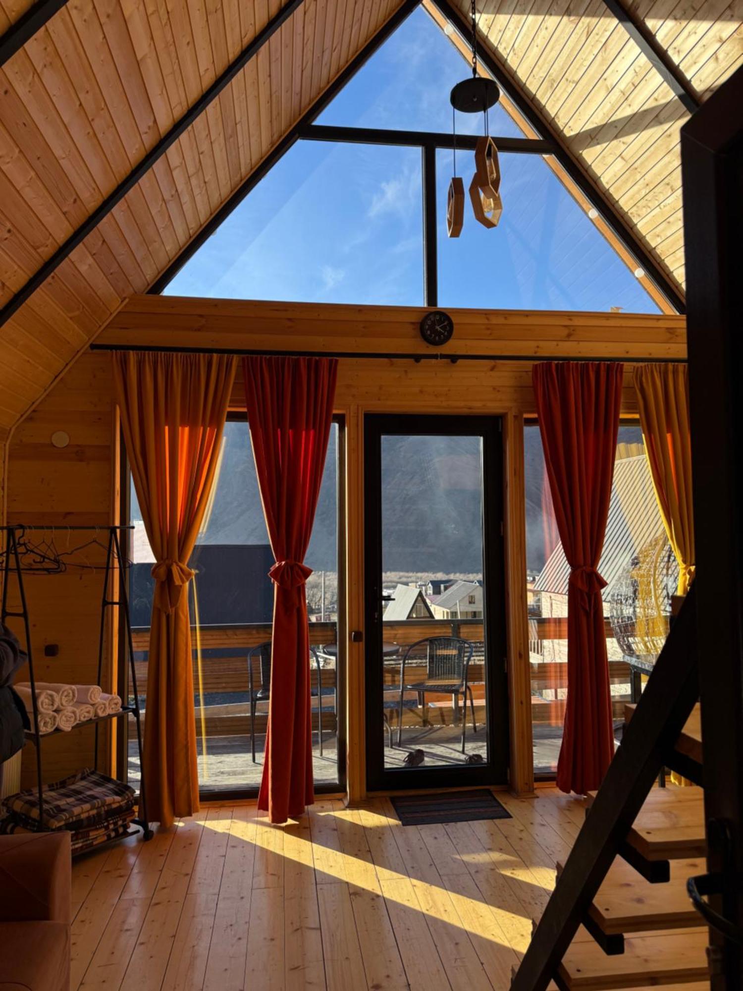 Kazbegi Inn Cottages Luaran gambar